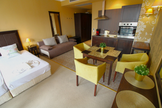 Royal Beach B607