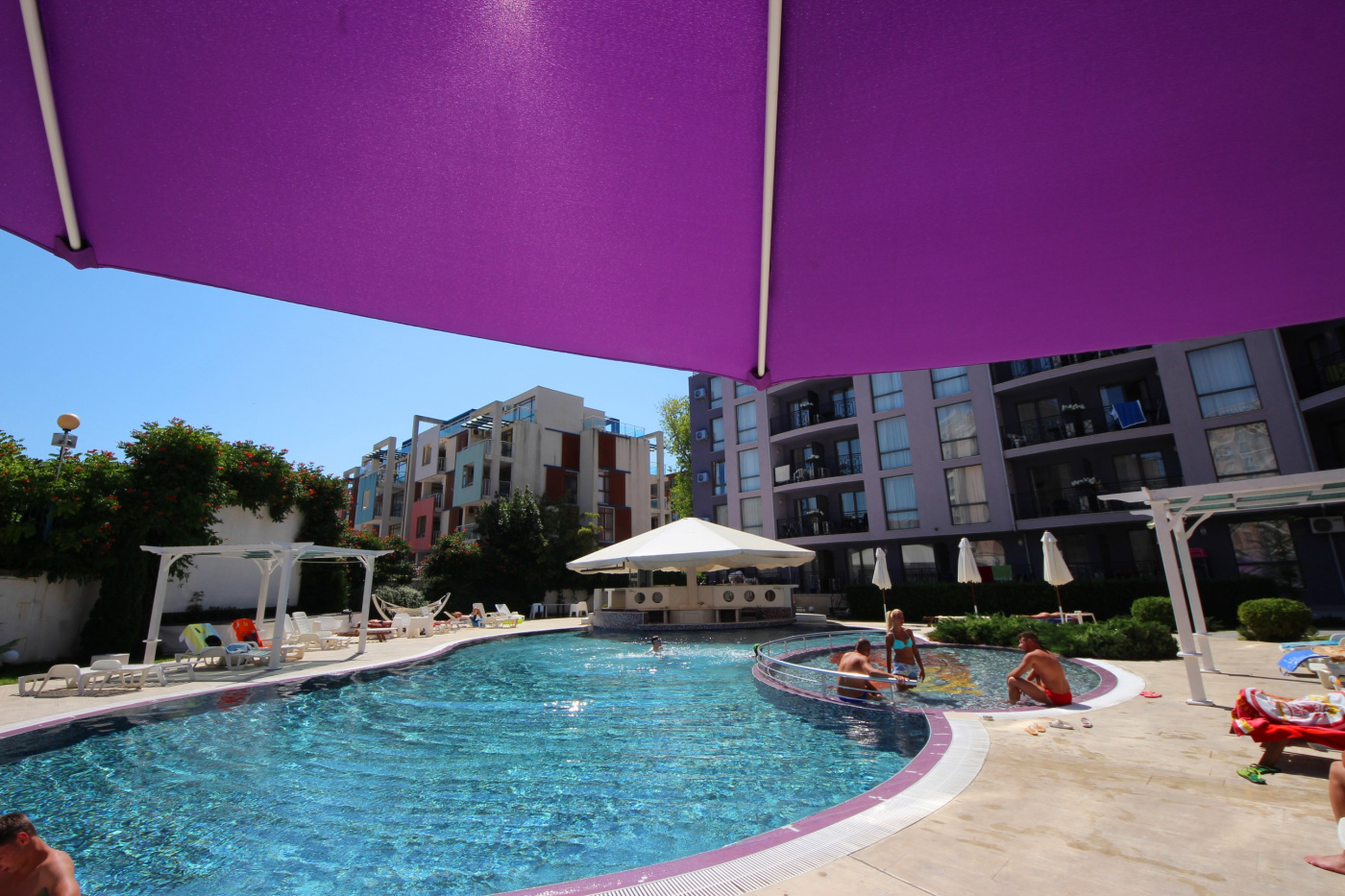 Rainbow 3 Aparthotel