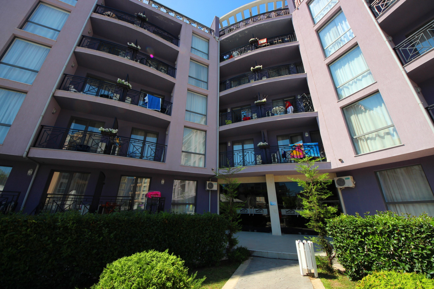 Rainbow 3 Aparthotel