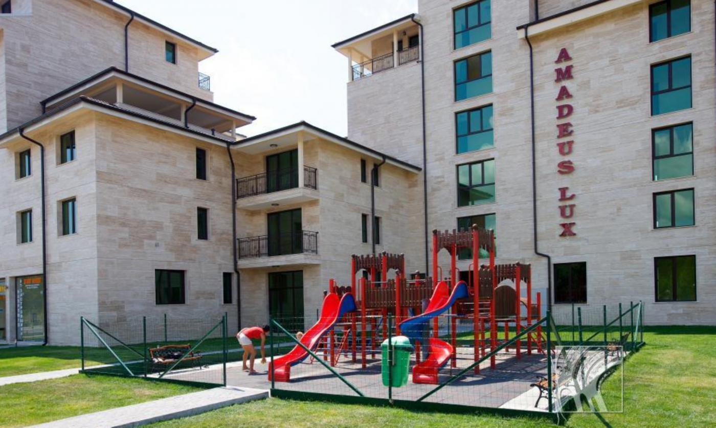 Amadeus Lux Aparthotel