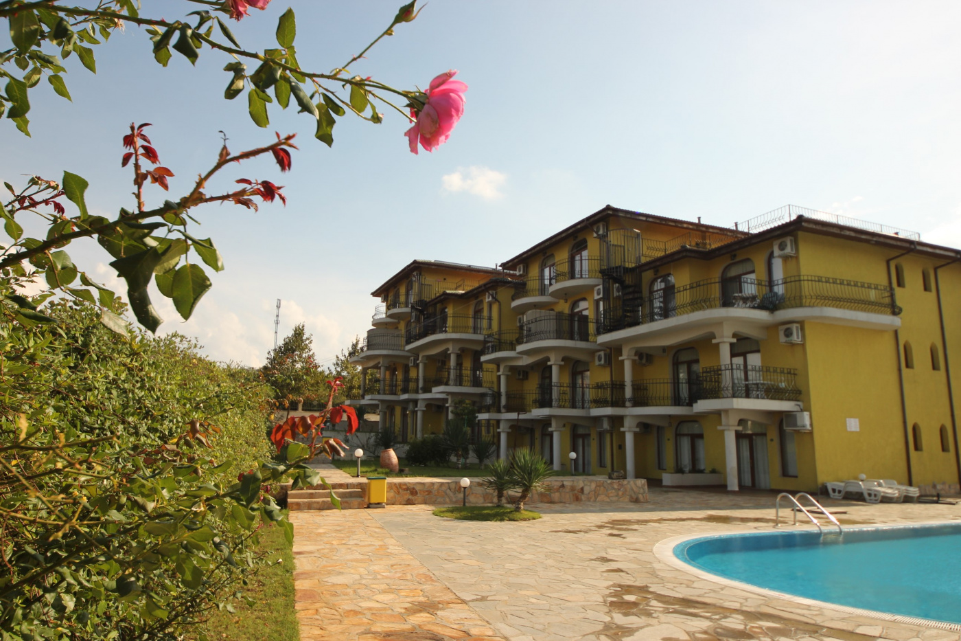 Green Hills Aparthotel