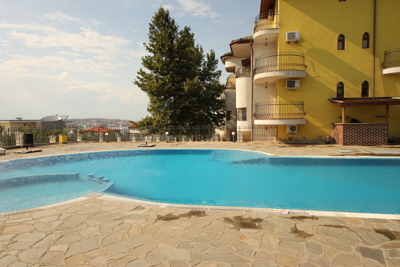Green Hills Aparthotel