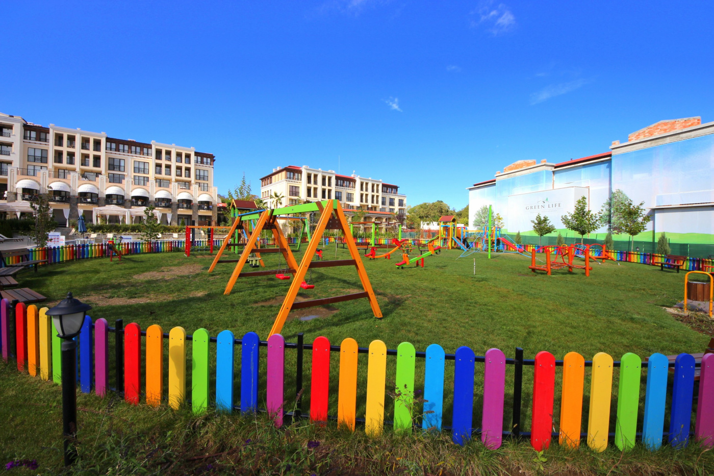 Green Life Aparthotel