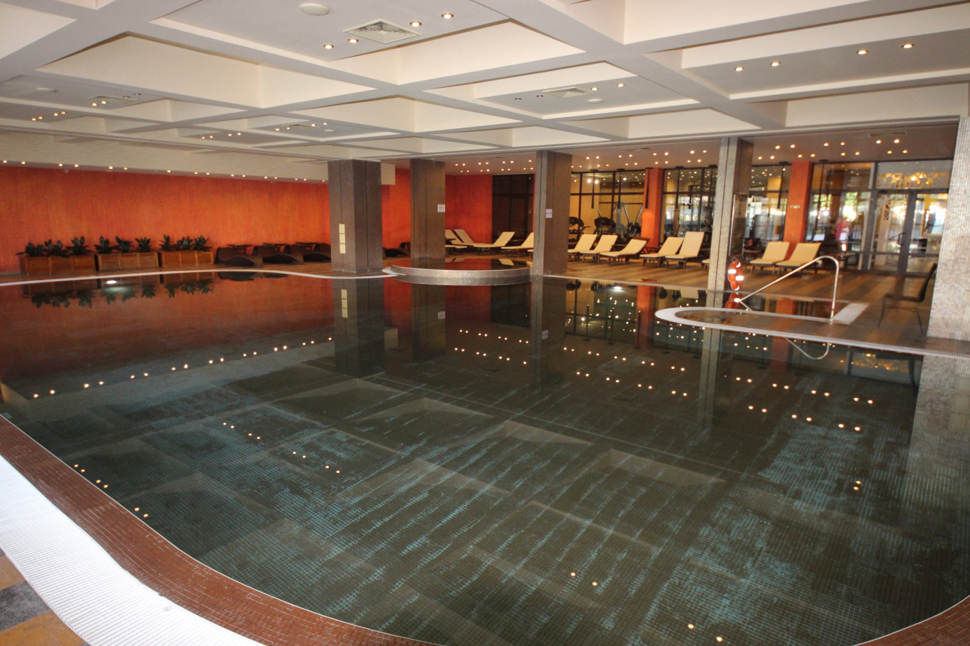 Royal Beach Aparthotel
