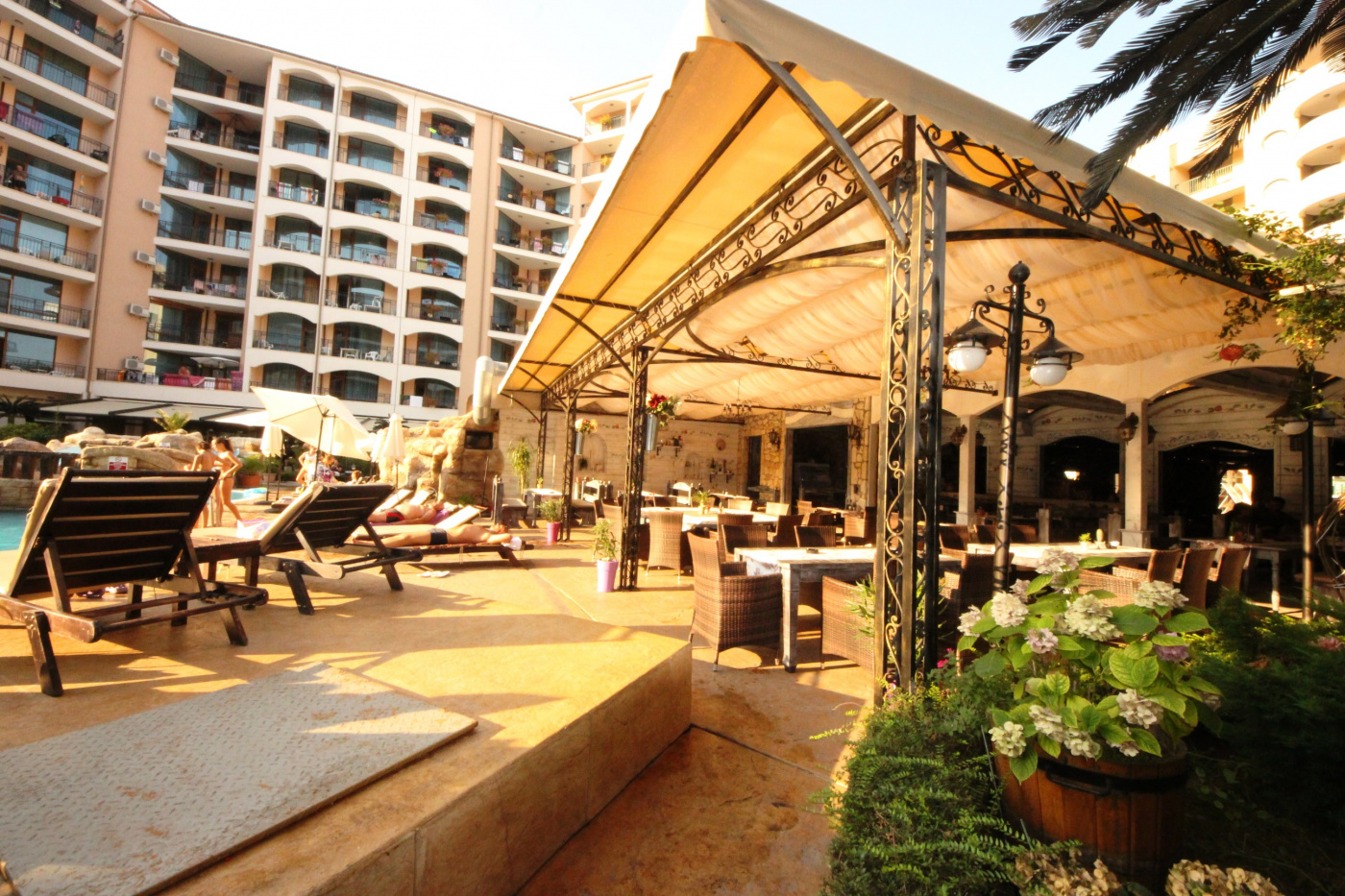 Karolina Aparthotel