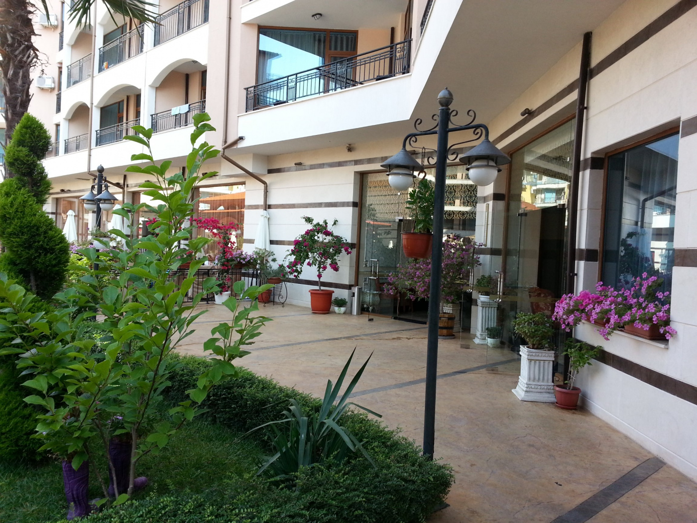 Karolina Aparthotel