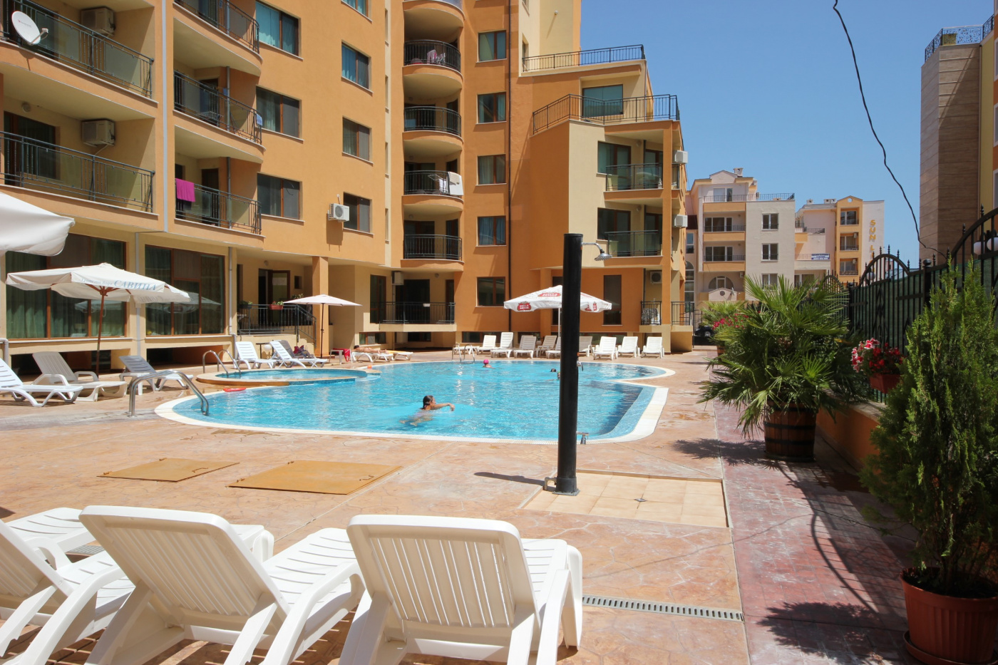 Amadeus 3 Aparthotel