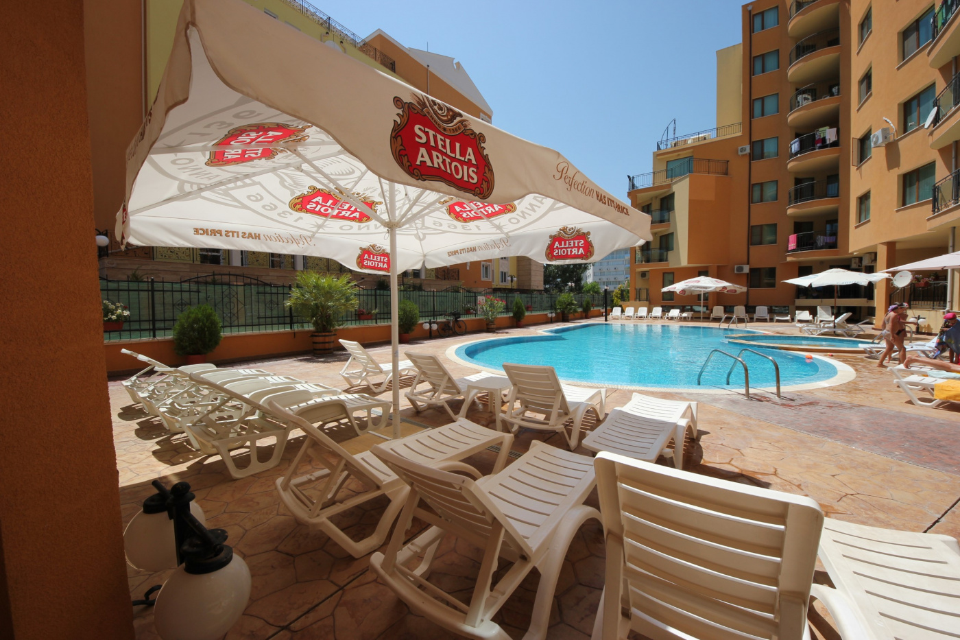 Amadeus 3 Aparthotel