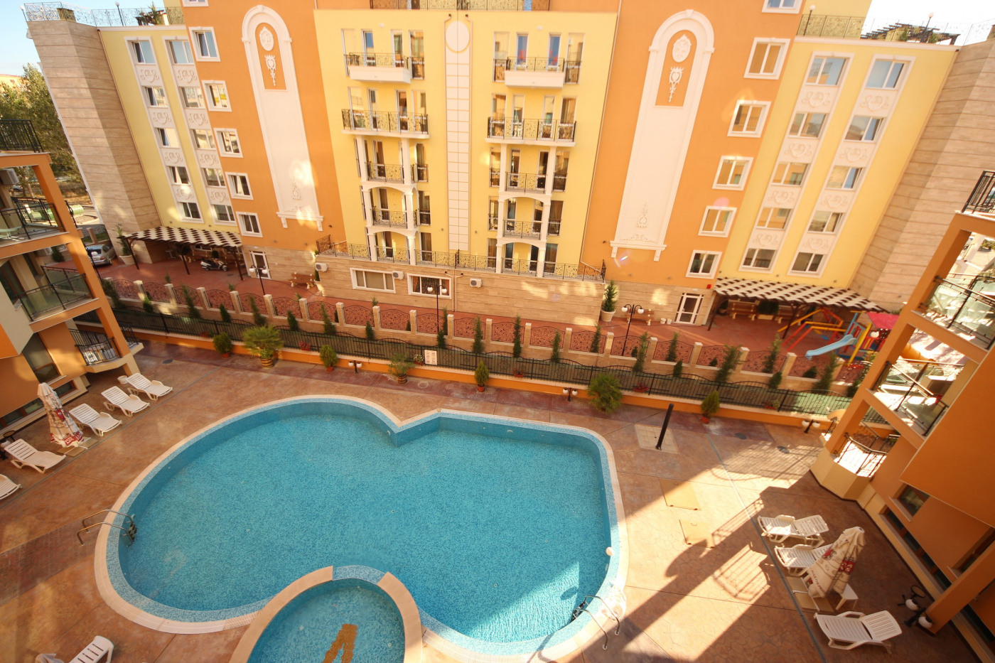 Amadeus 3 Aparthotel