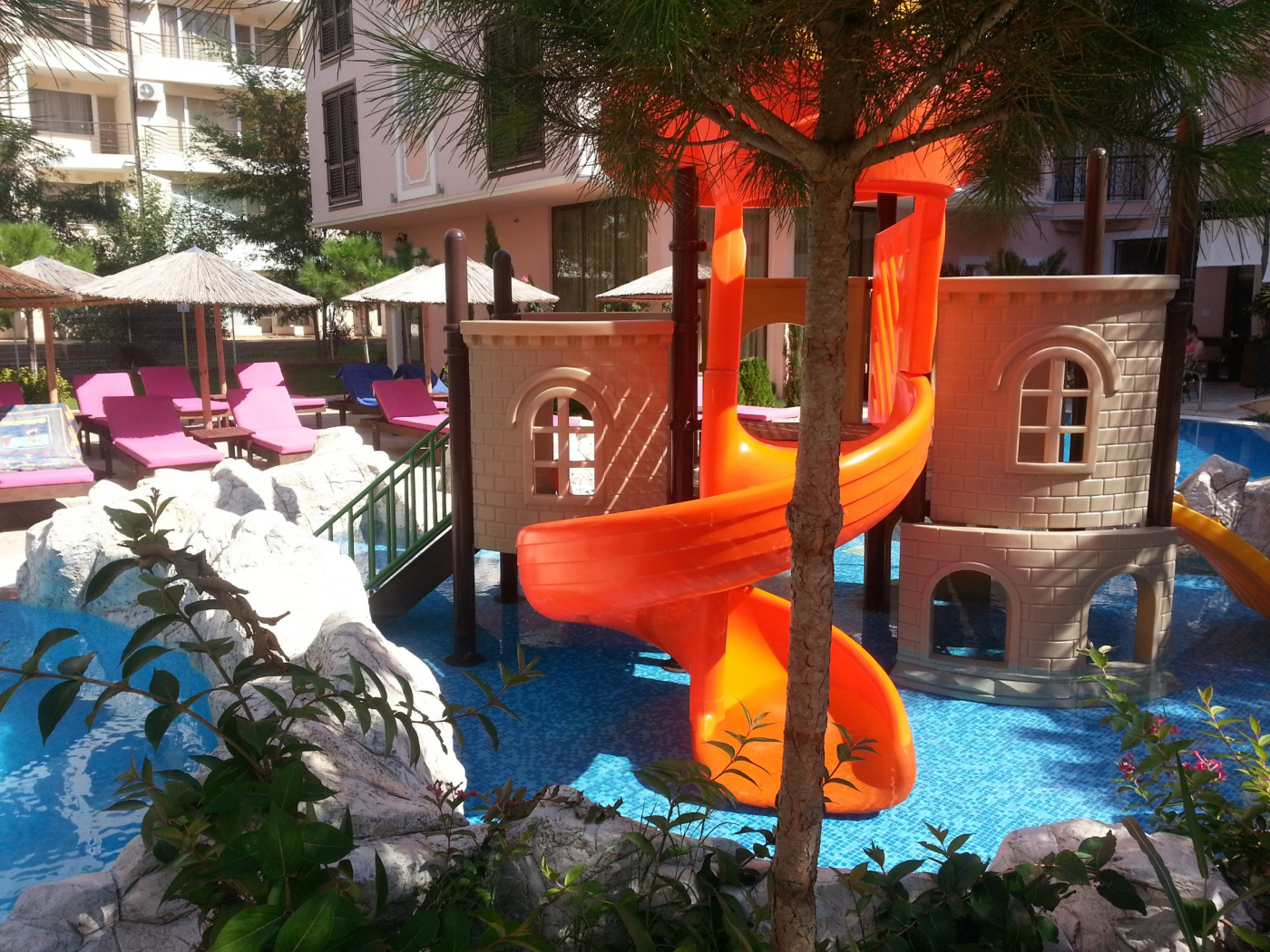 Romance Marine Aparthotel