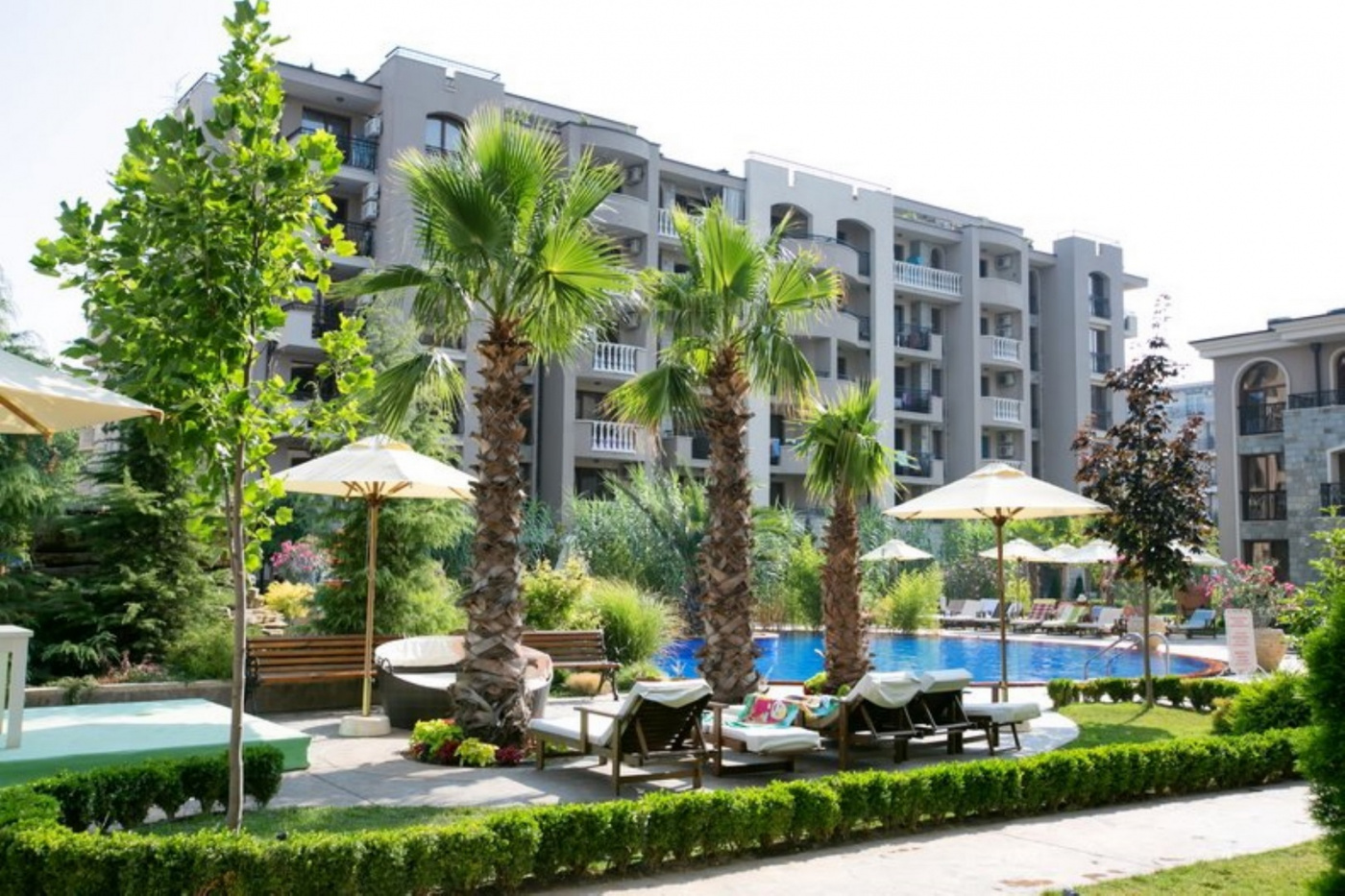 CASCADAS Aparthotel