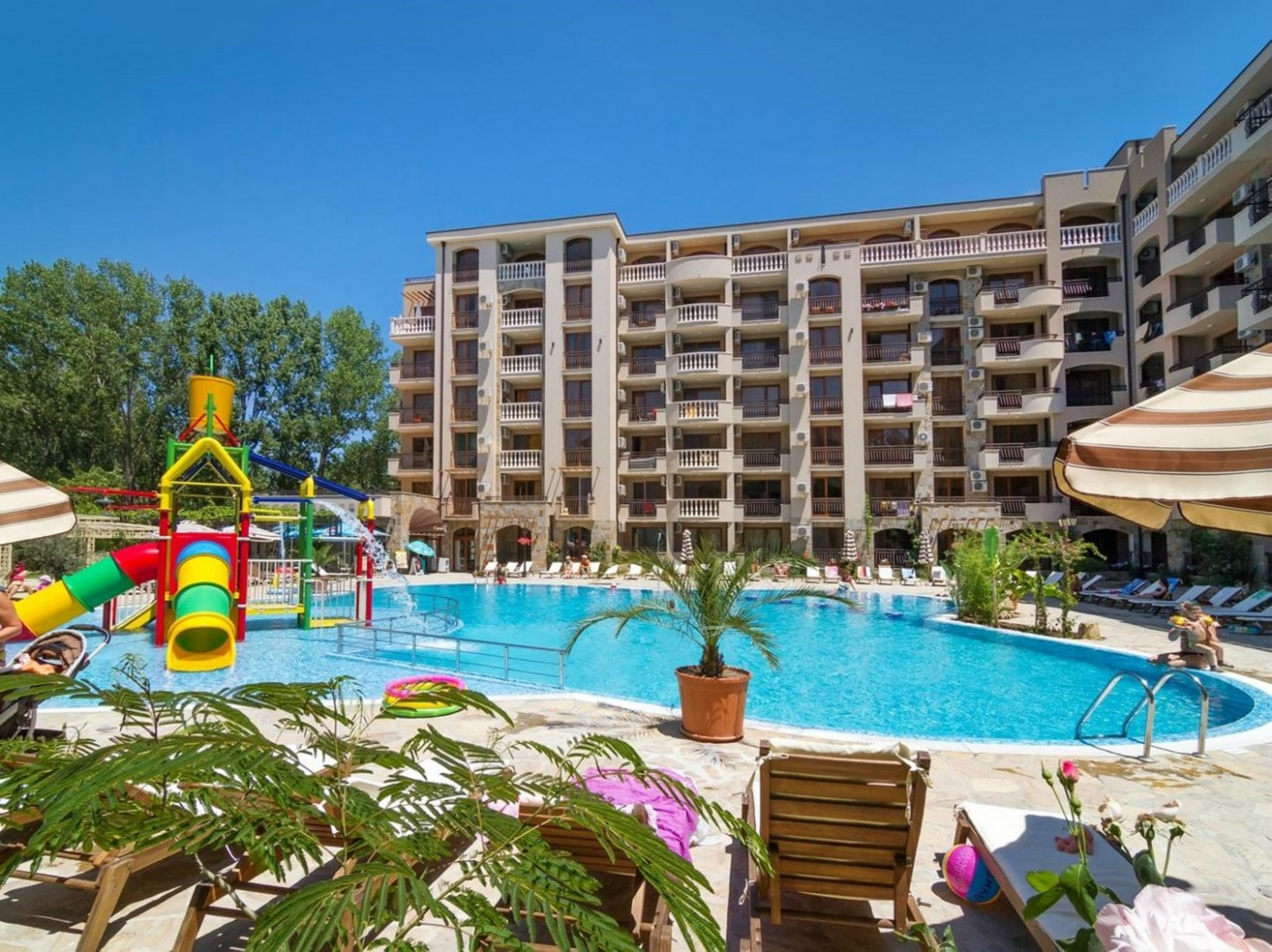 CASCADAS Aparthotel