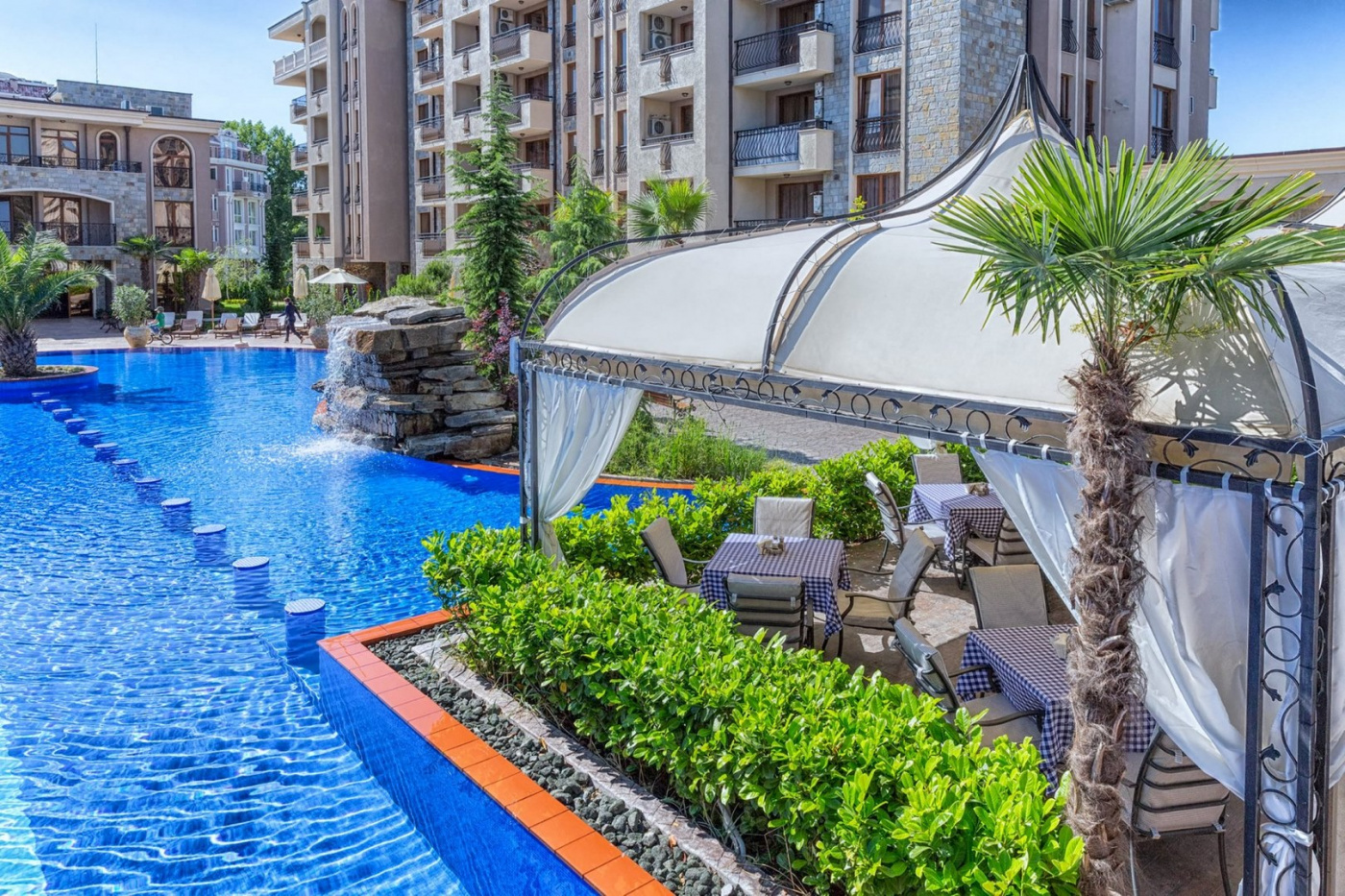CASCADAS Aparthotel