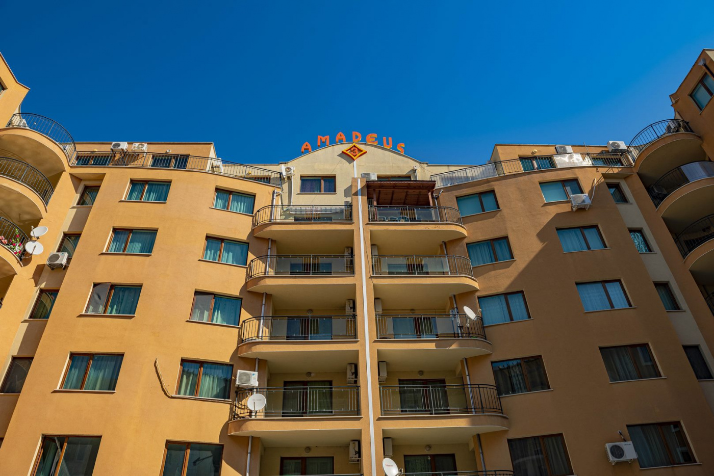 Amadeus 3 Aparthotel