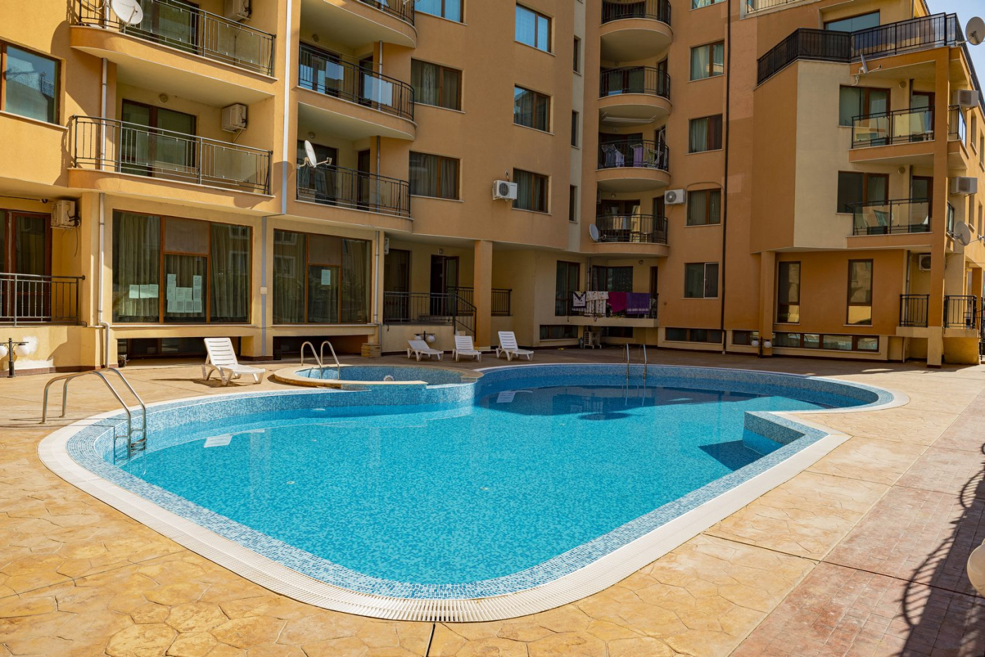 Amadeus 3 Aparthotel