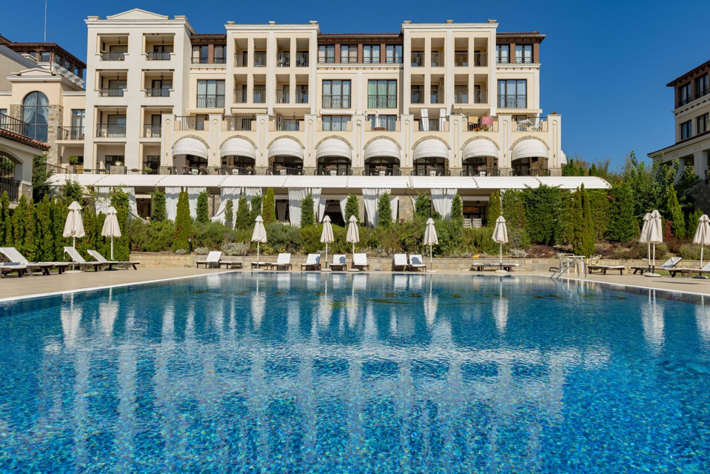 Green Life Aparthotel