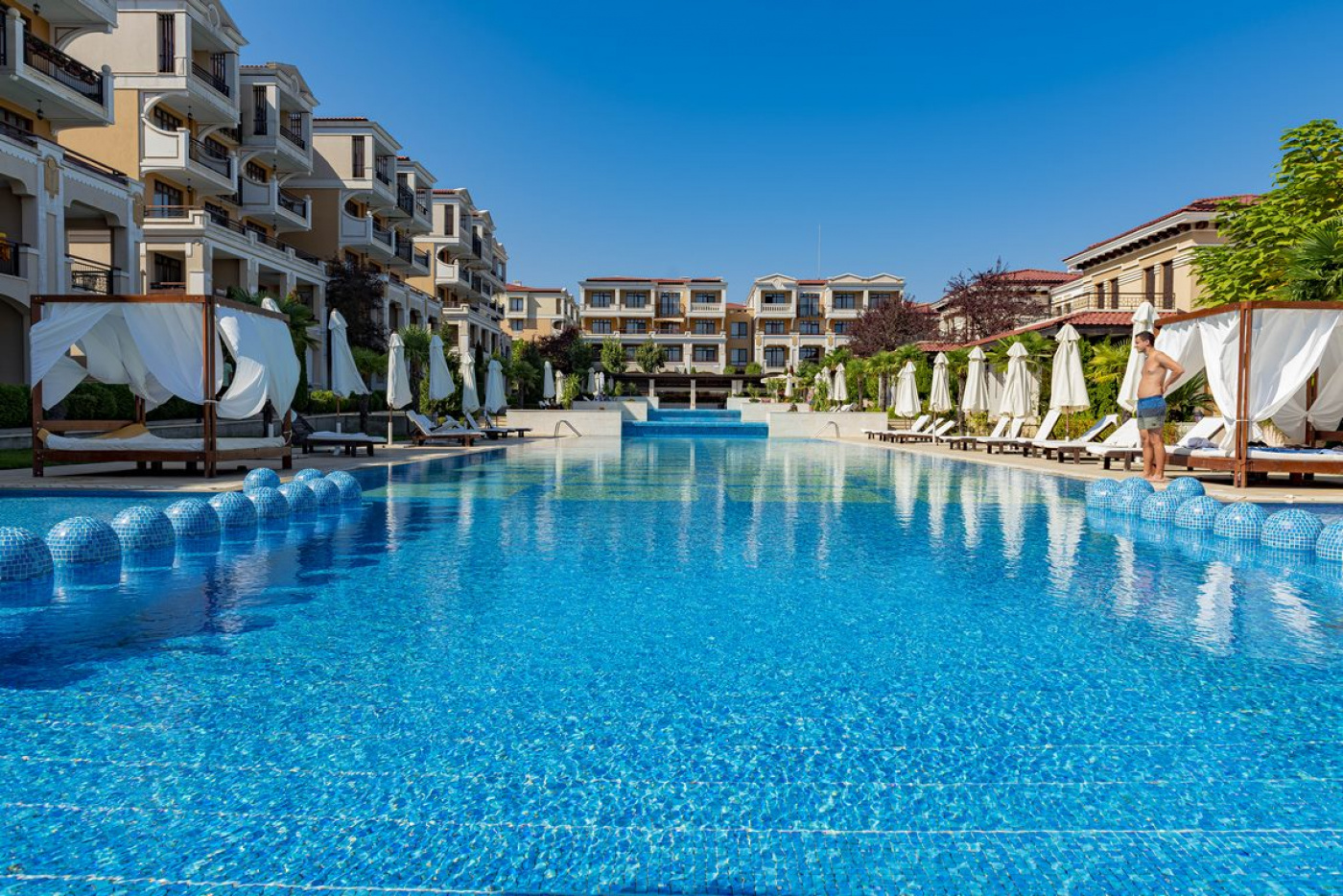 Green Life Aparthotel