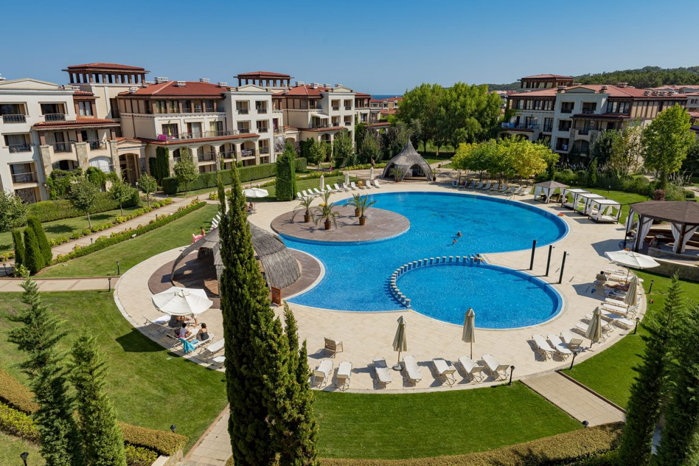 Green Life Aparthotel