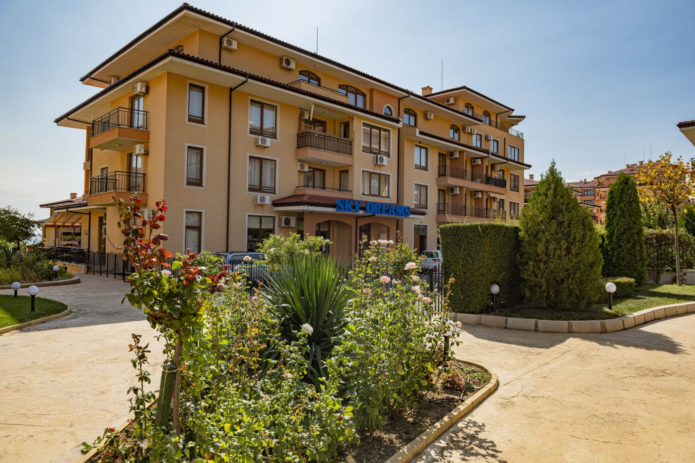 Sky Dreams Aparthotel