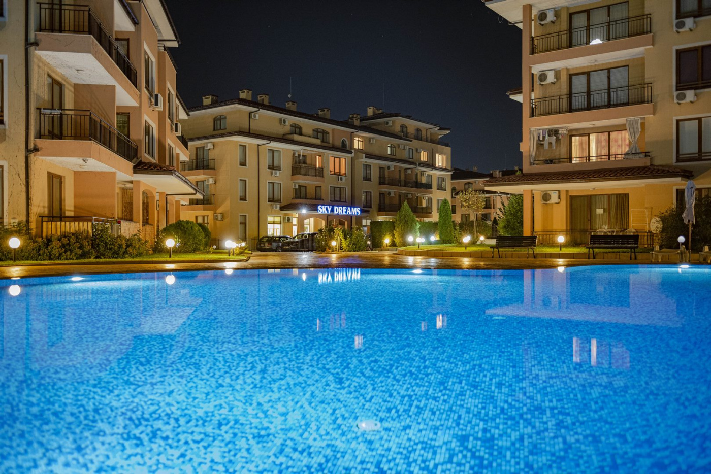 Sky Dreams Aparthotel