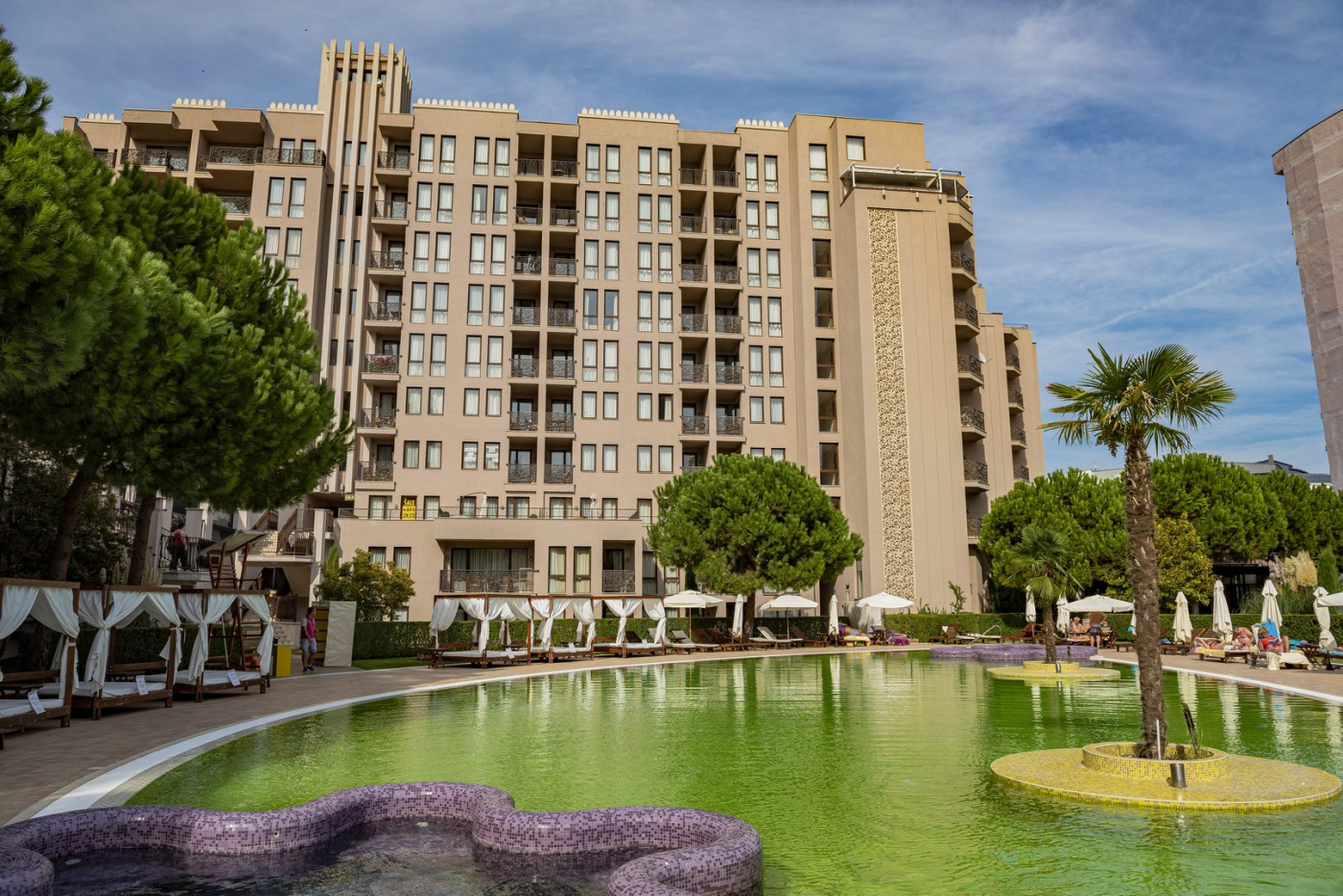 Royal Beach Aparthotel