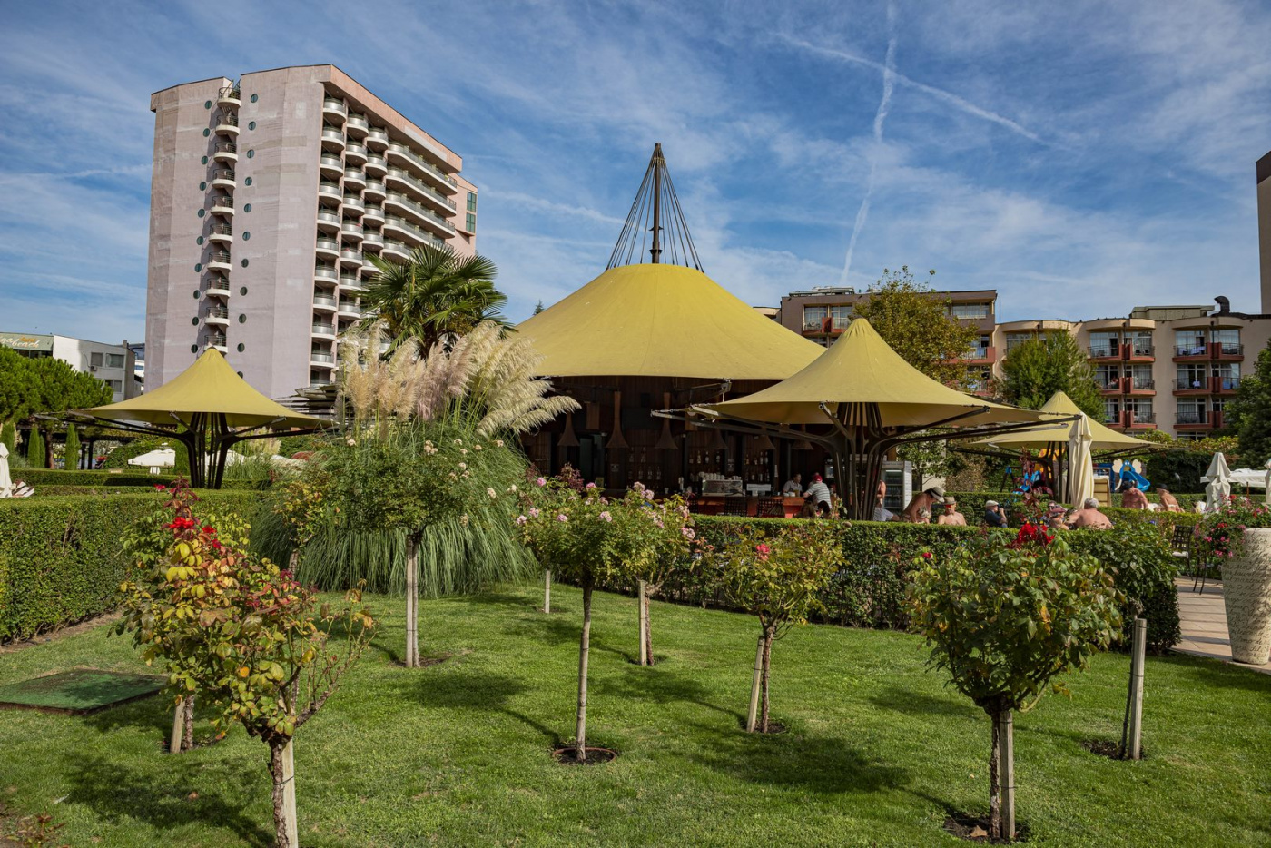 Royal Beach Aparthotel