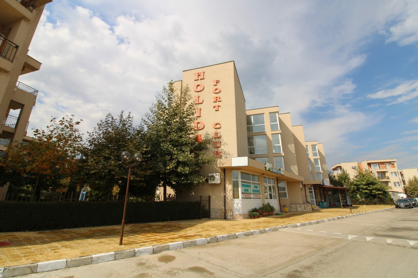 Holiday&Orchid Aparthotel