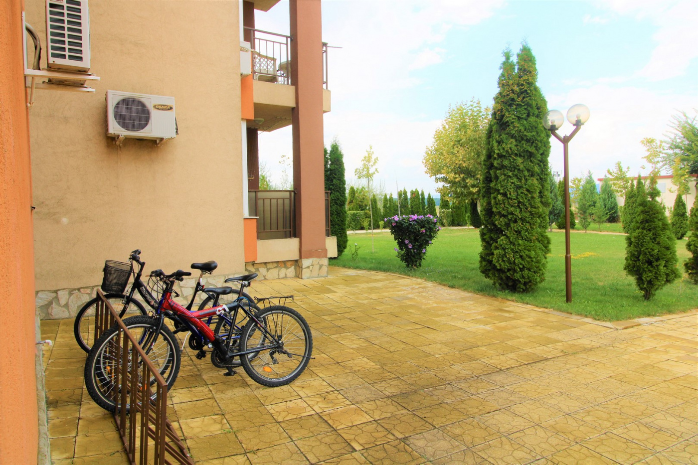 Holiday&Orchid Aparthotel
