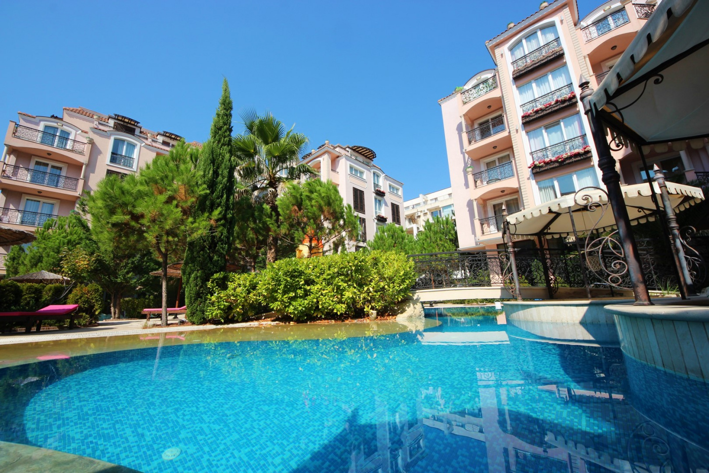 Romance Marine Aparthotel
