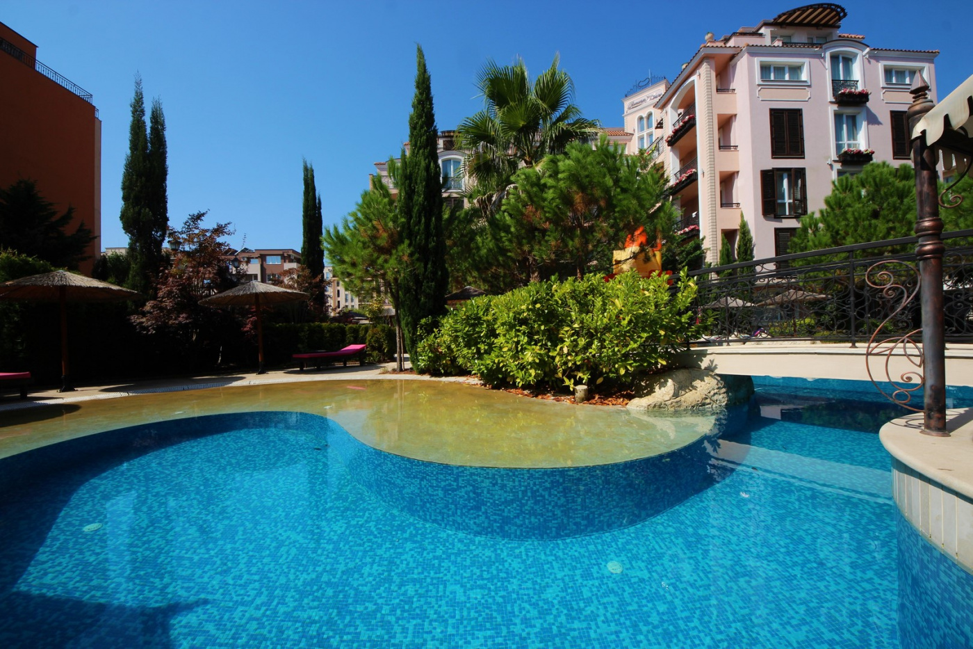Romance Marine Aparthotel