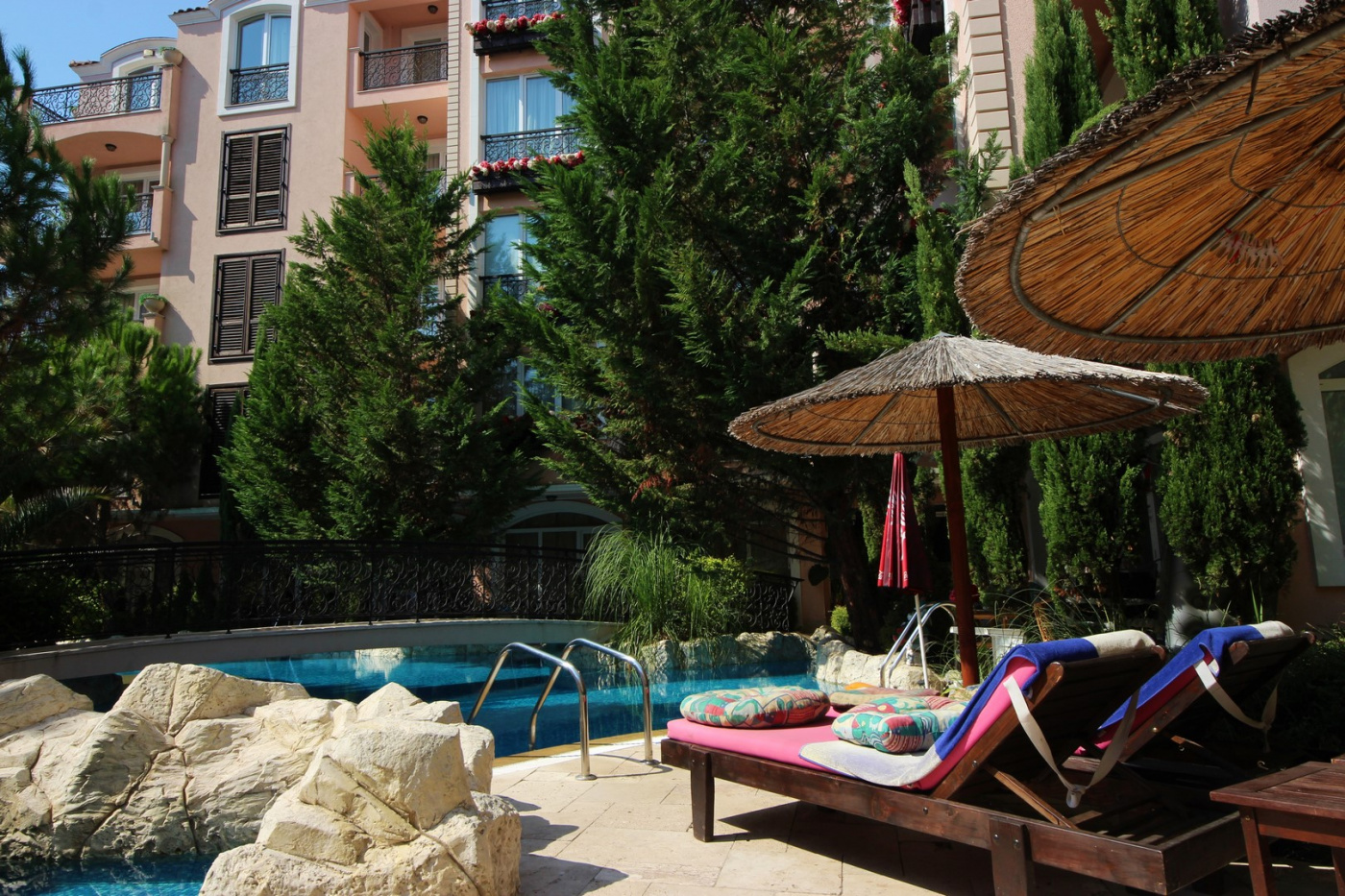 Romance Marine Aparthotel