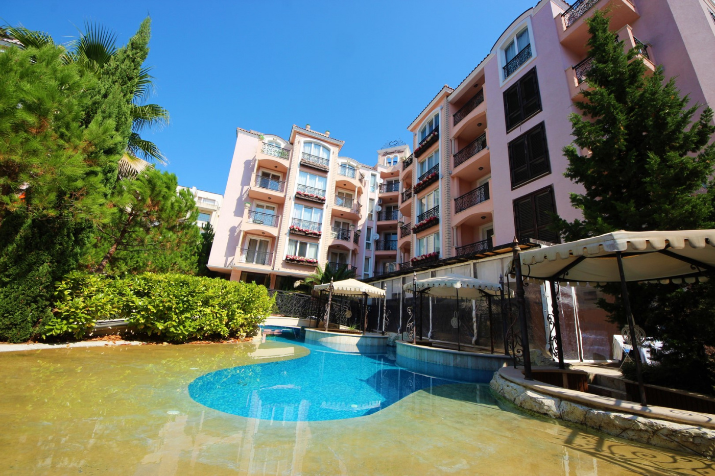 Romance Marine Aparthotel