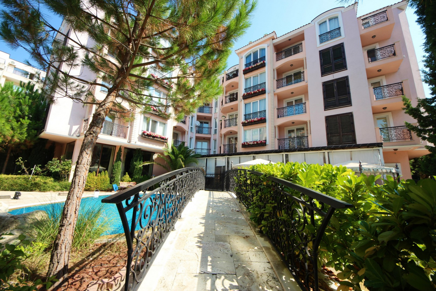 Romance Marine Aparthotel