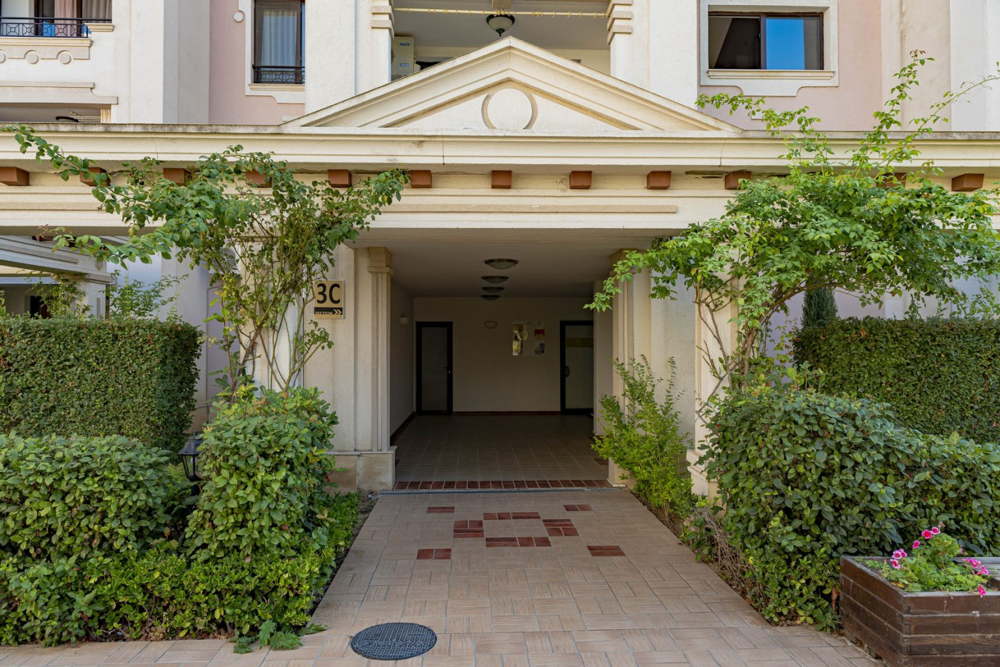 Green Life Aparthotel