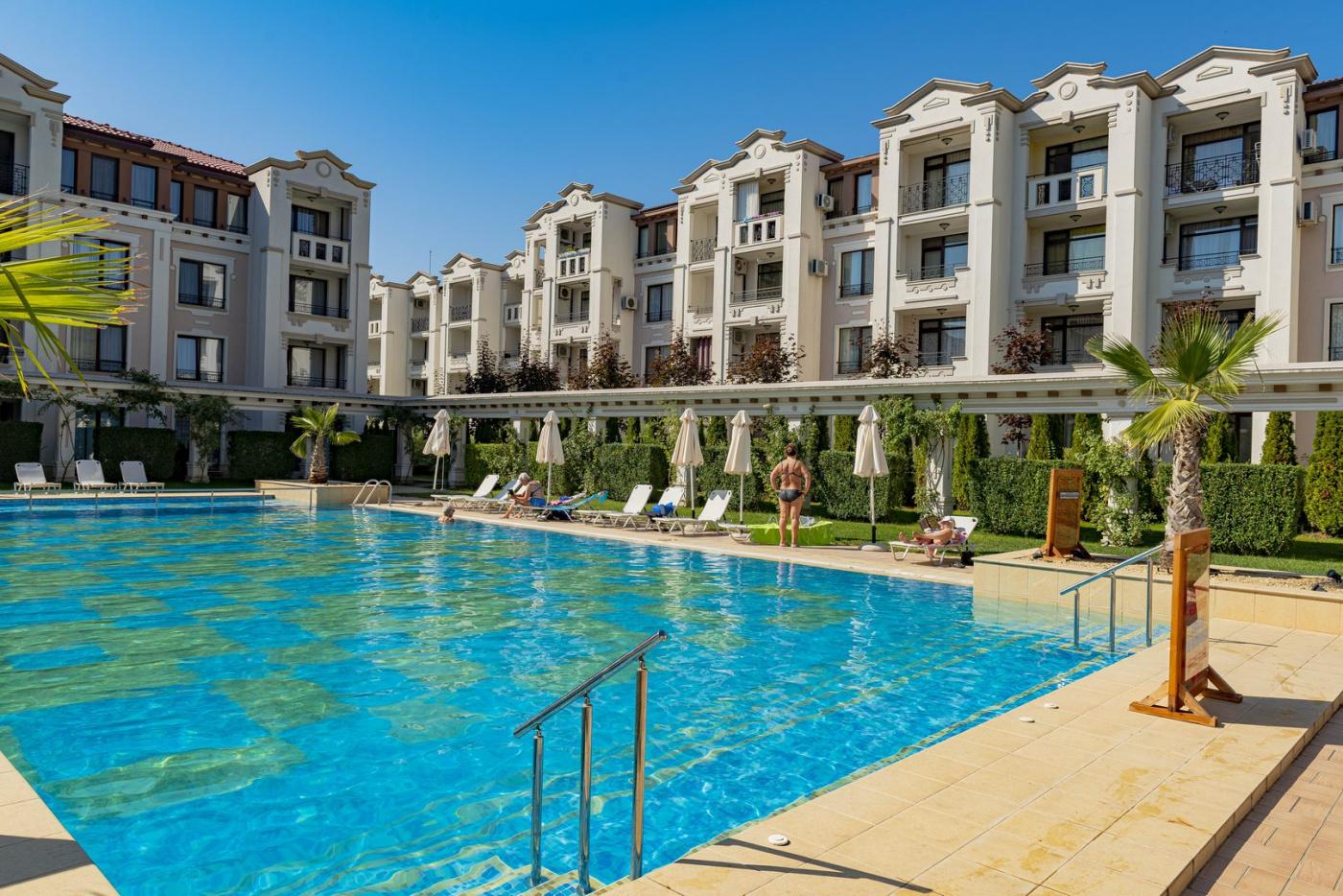 Green Life Aparthotel
