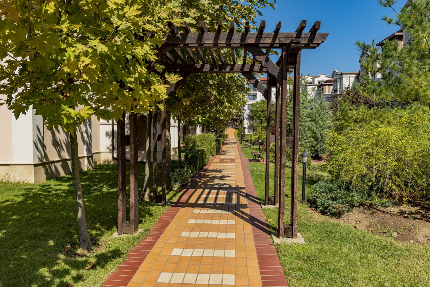 Green Life Aparthotel