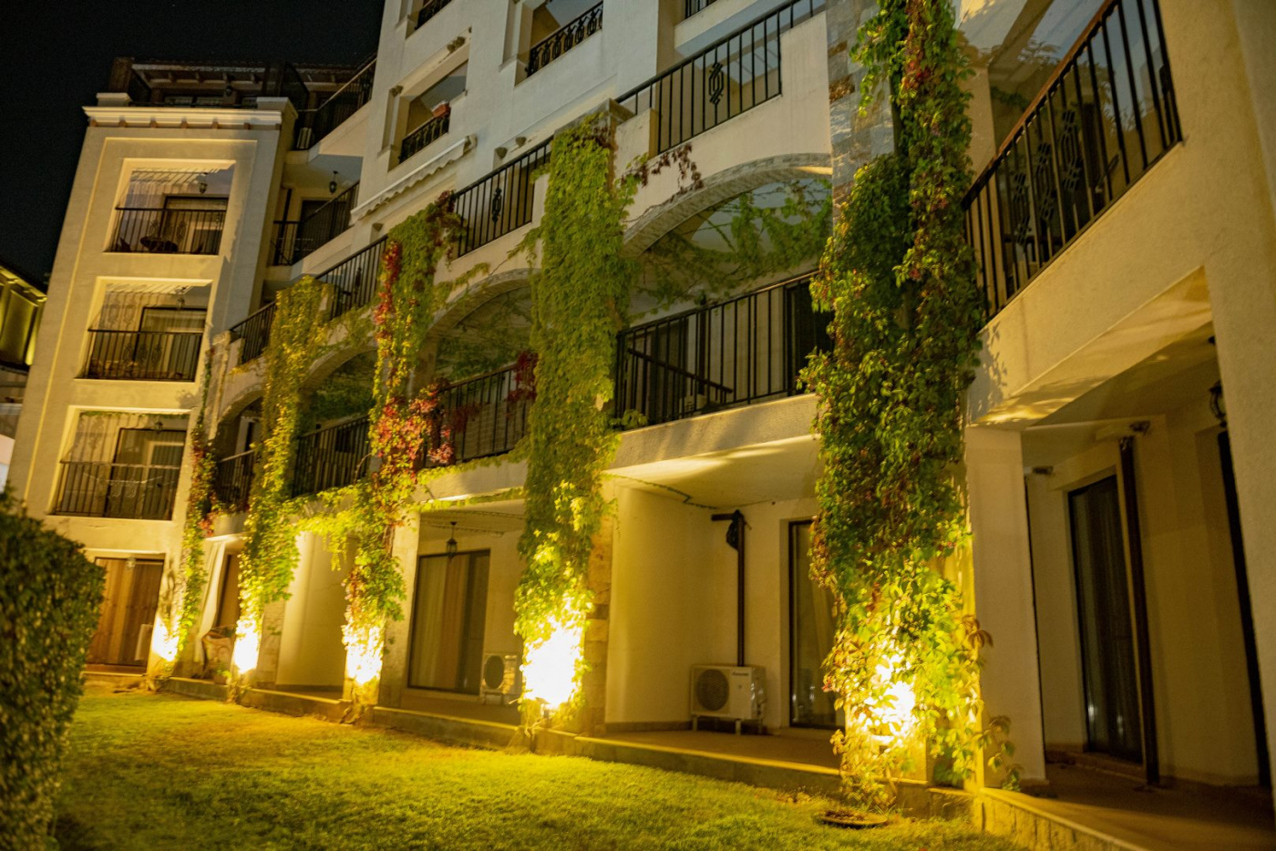 Green Life Aparthotel
