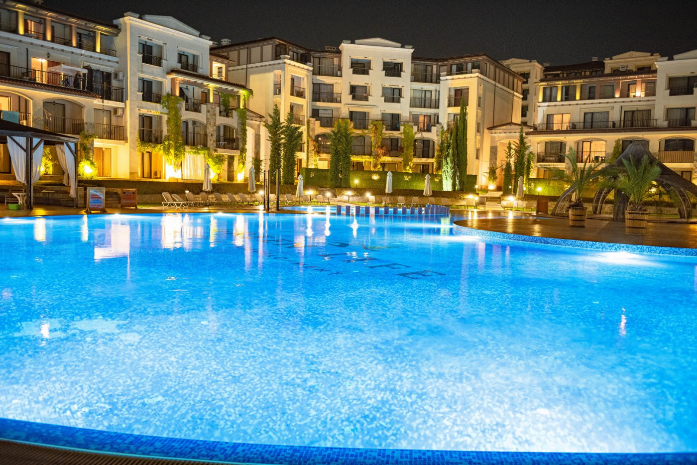 Green Life Aparthotel