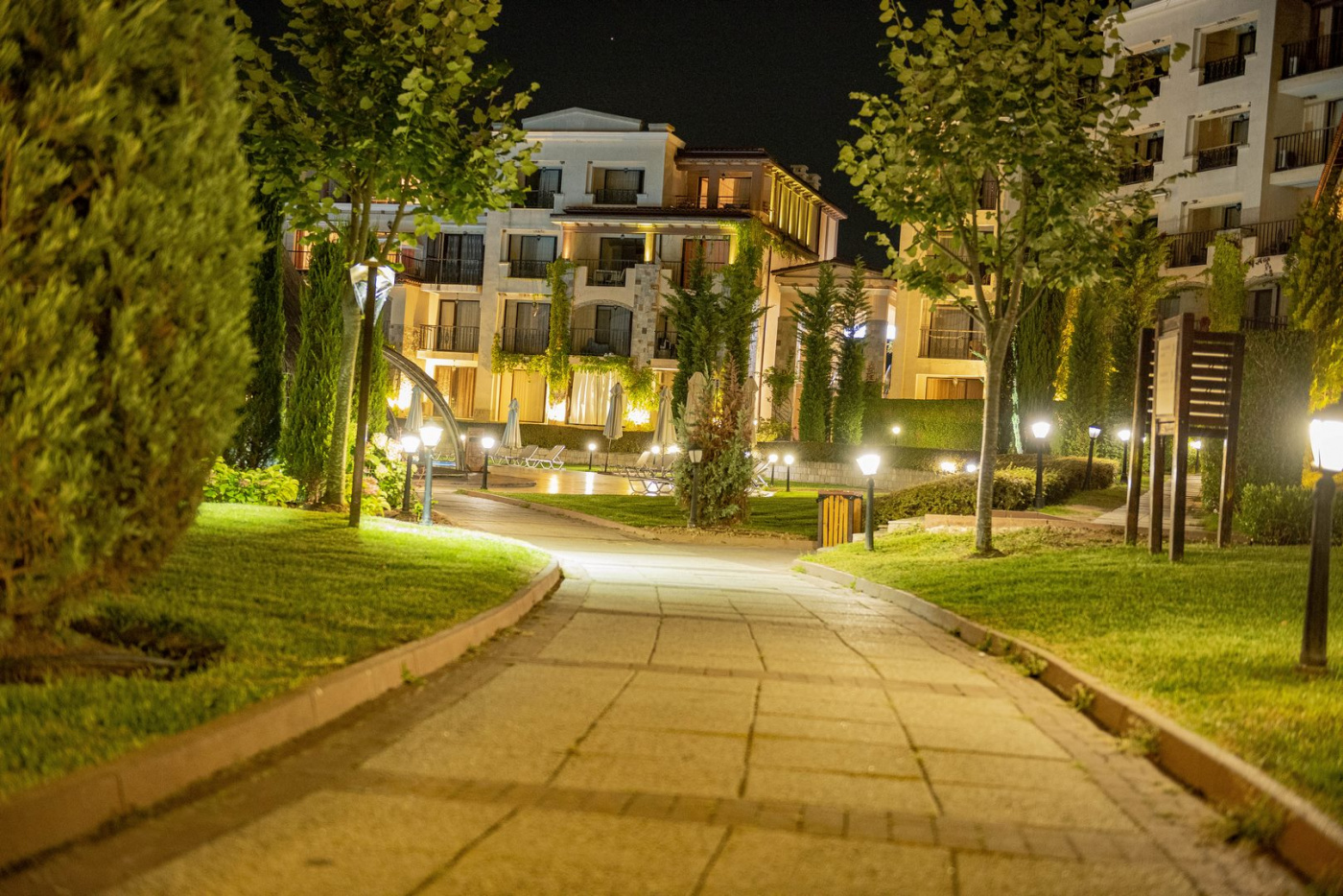 Green Life Aparthotel