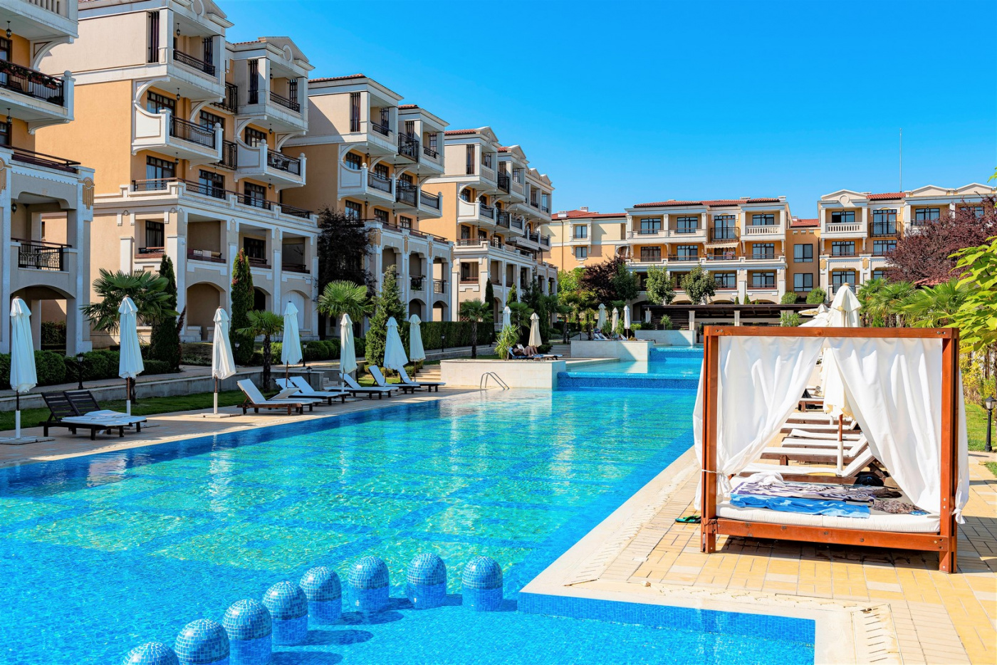 Green Life Aparthotel
