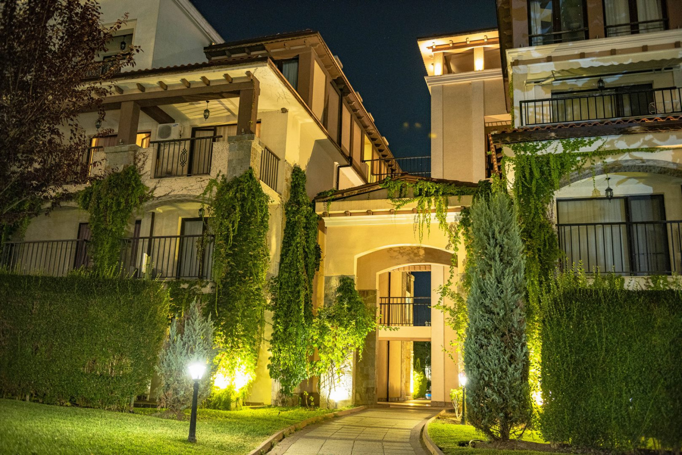 Green Life Aparthotel