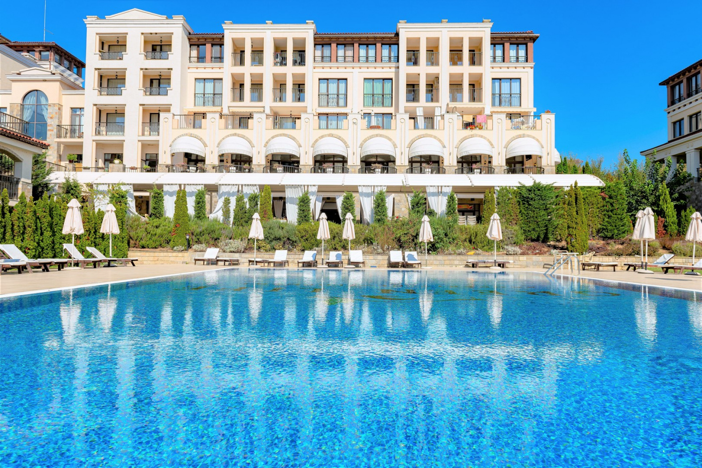 Green Life Aparthotel