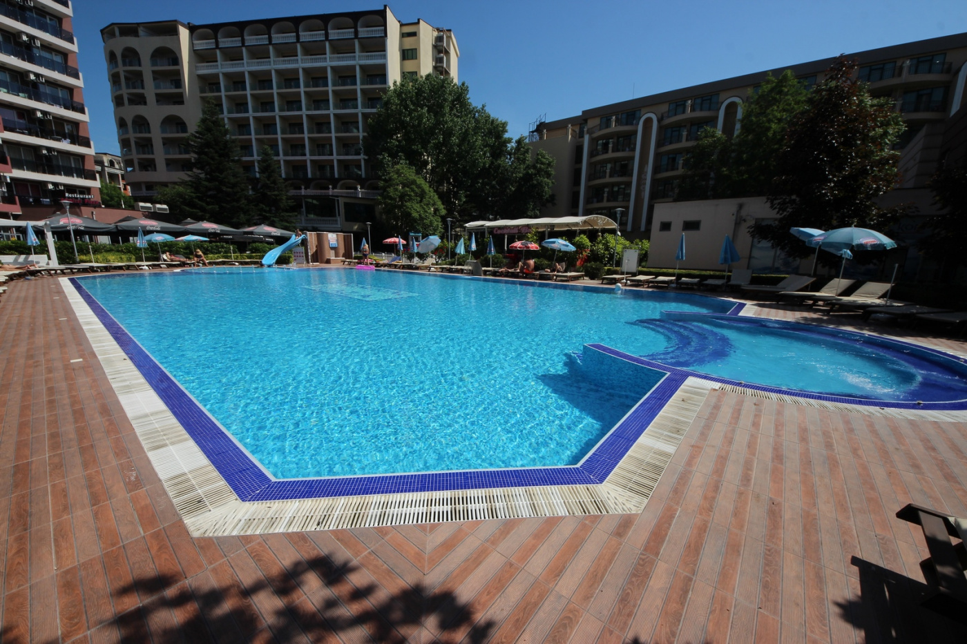 Admiral Plaza Aparthotel