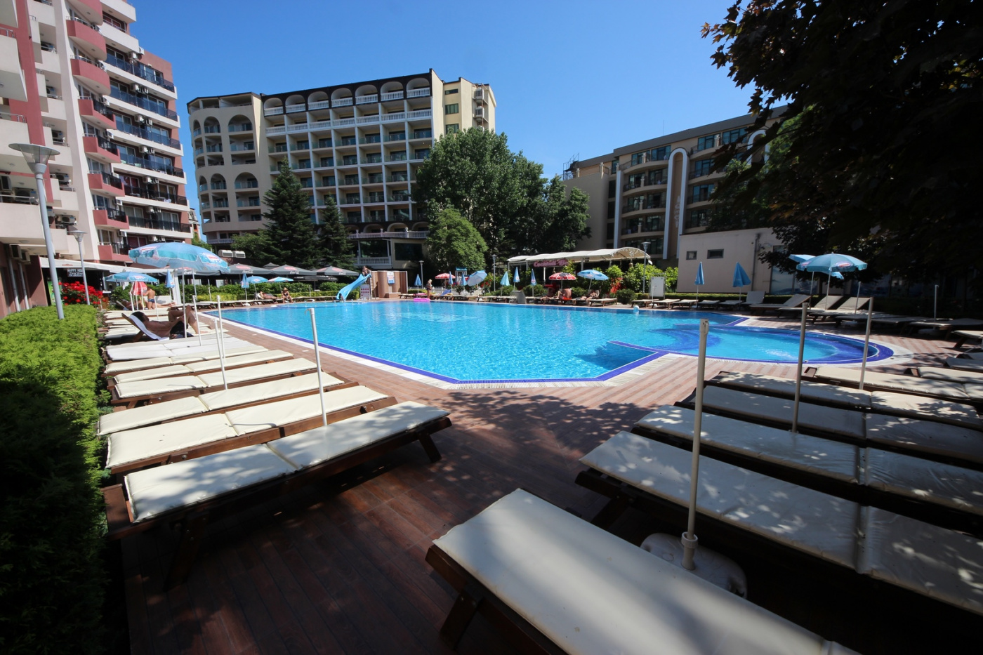 Admiral Plaza Aparthotel