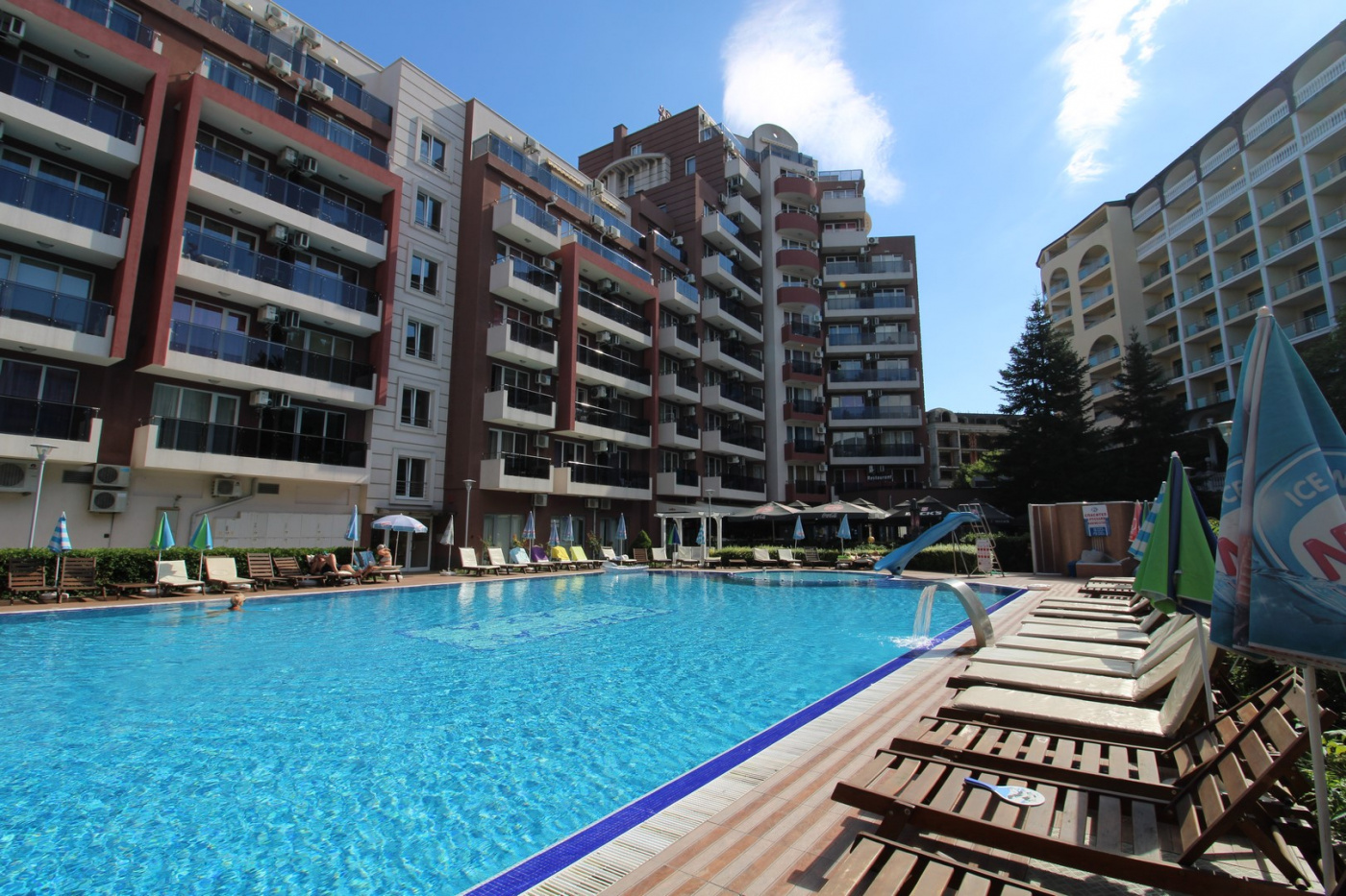 Admiral Plaza Aparthotel