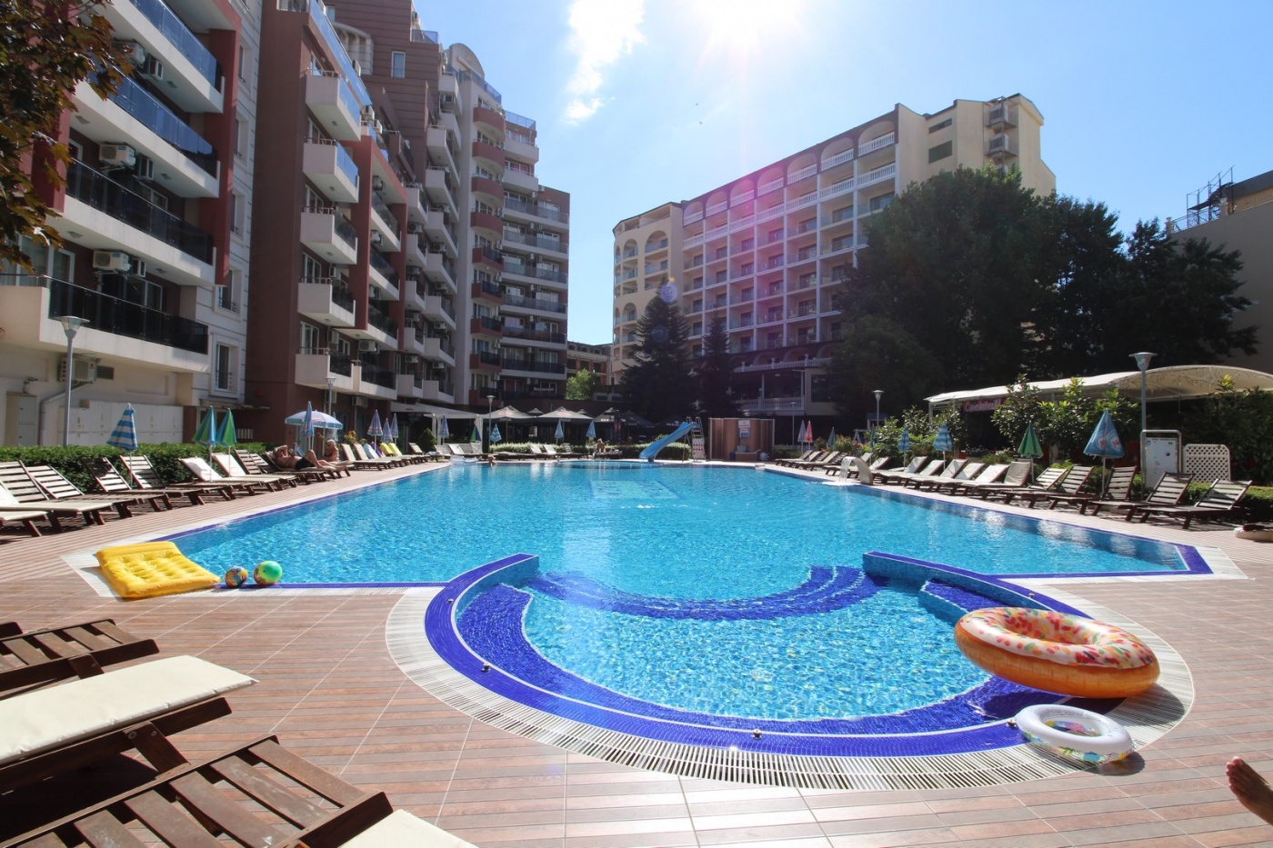Admiral Plaza Aparthotel