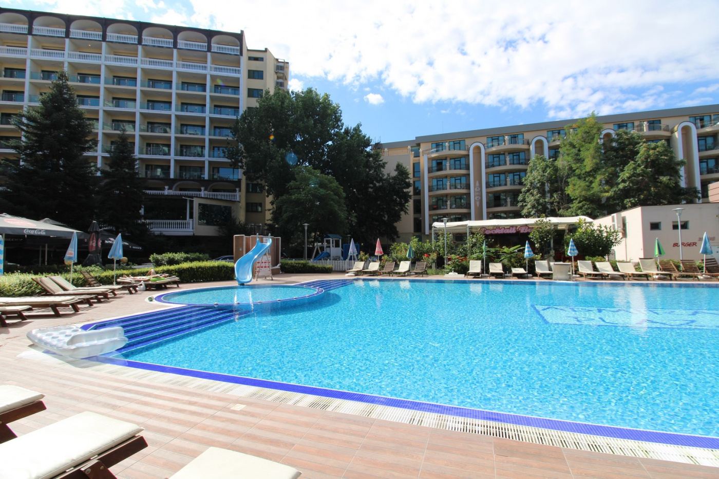 Admiral Plaza Aparthotel
