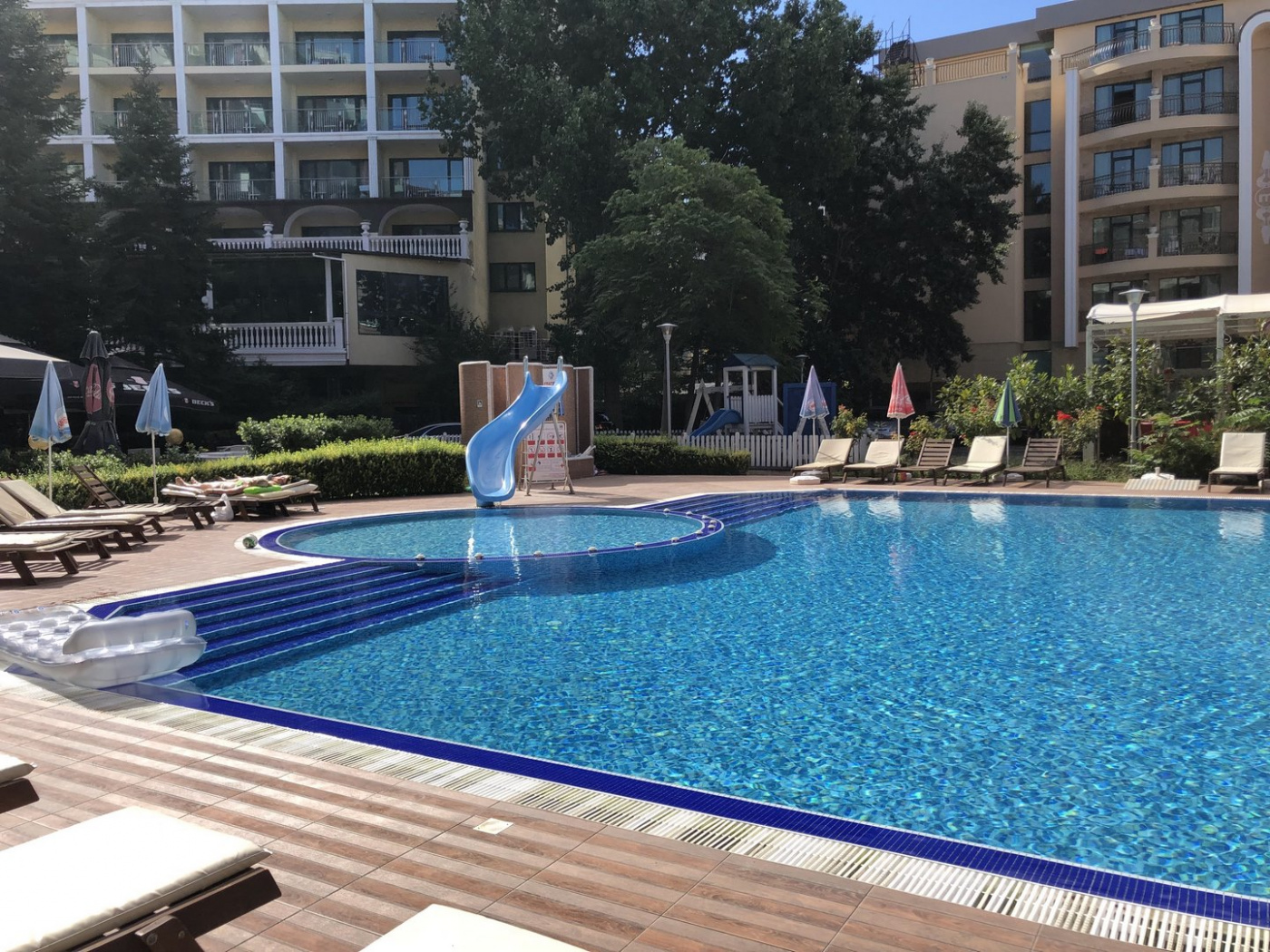 Admiral Plaza Aparthotel