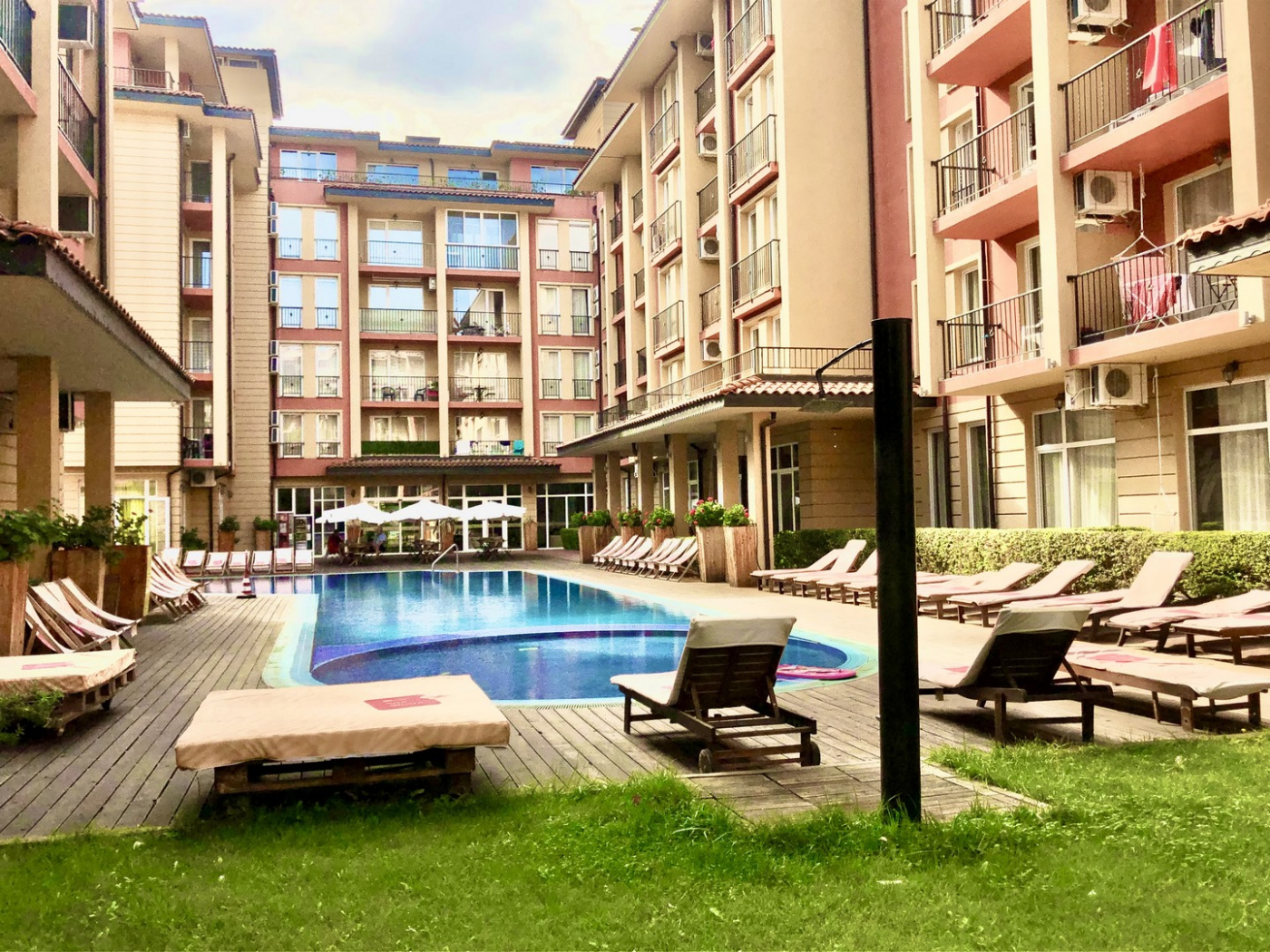 Sunny View Central Aparthotel