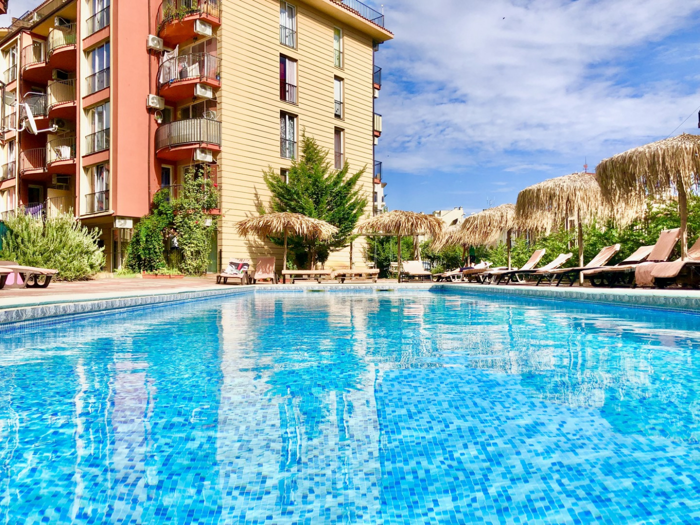 Sunny View Central Aparthotel